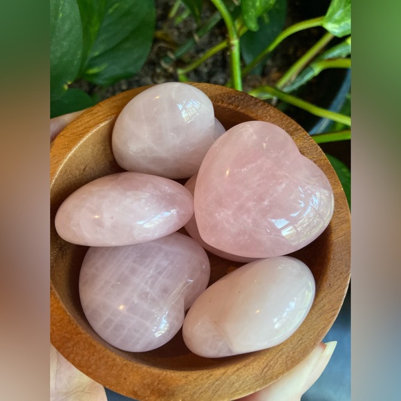 1 Rose Quartz Puffy Heart Crystal Stone. The Pink of the Stone of Love Self Love - Picture 8 of 8